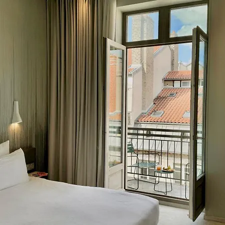 Okko Hotels Lyon Centre-2